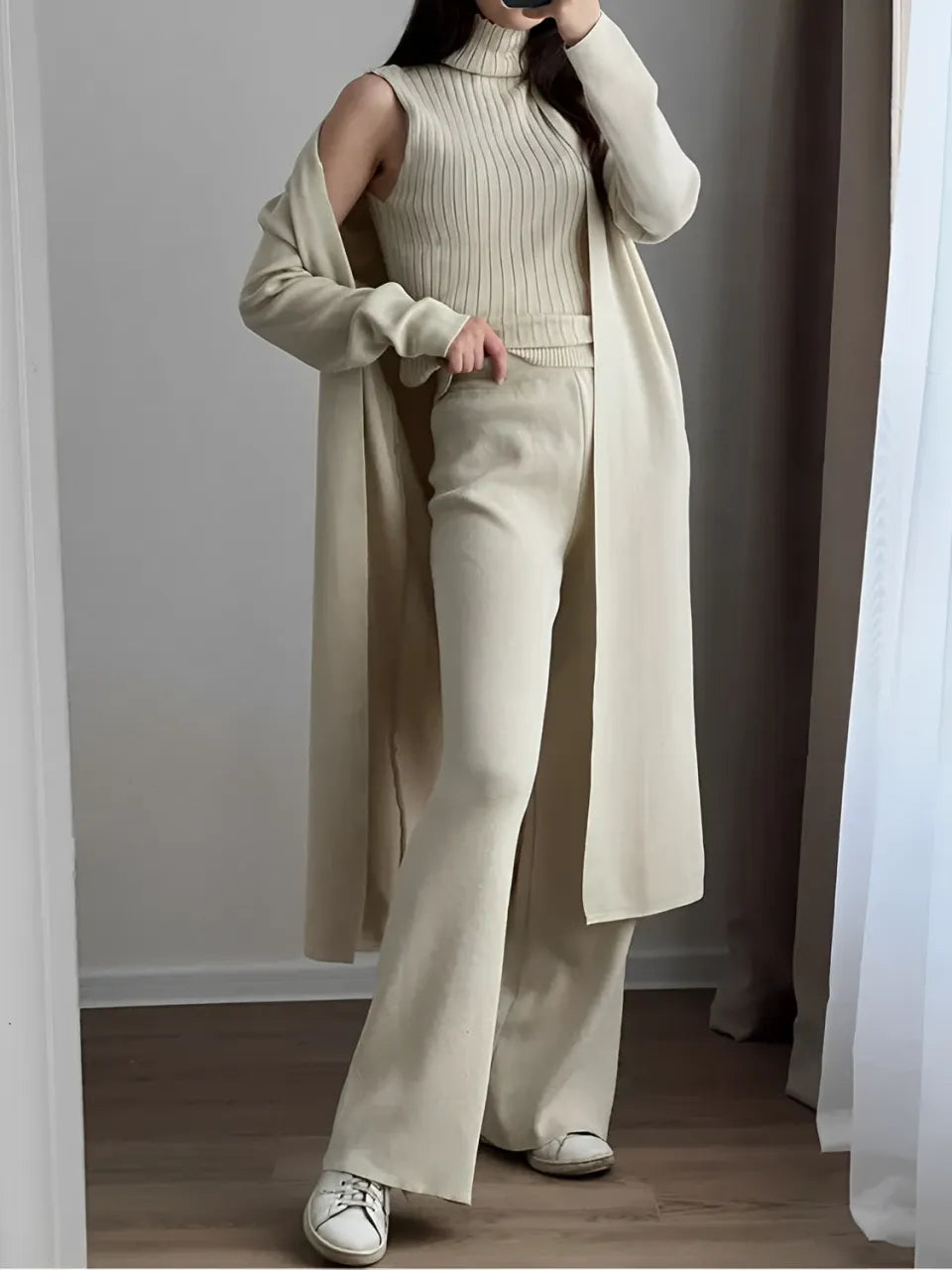 Conjunto de 3 Peças com Blusa Canelada Gola Alta Calça Pantalona de Cintura Elástica e Cardigan Alongado