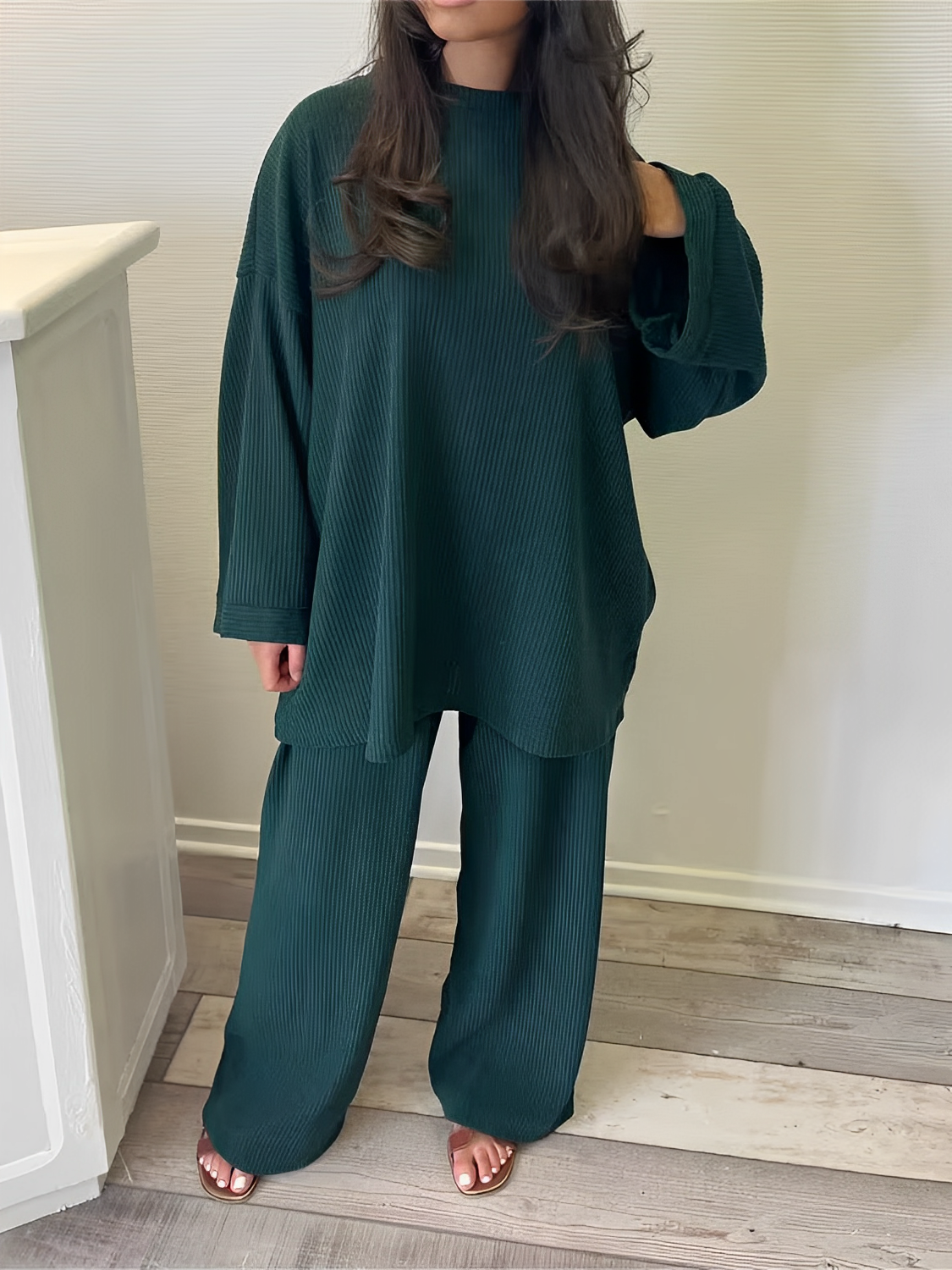 Conjunto de Veludo Cotelê com Suéter Oversized e Calça Wide Leg