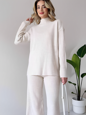 Conjunto de Tricô Canelado com Suéter Mullet Gola Alta e Calça Pantalona