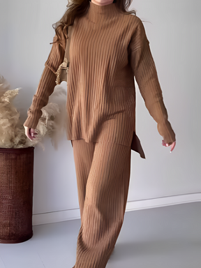 Conjunto de Tricô Canelado com Suéter Mullet Gola Alta e Calça Pantalona