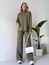 Conjunto de Tricô Canelado com Suéter Mullet Gola Alta e Calça Pantalona
