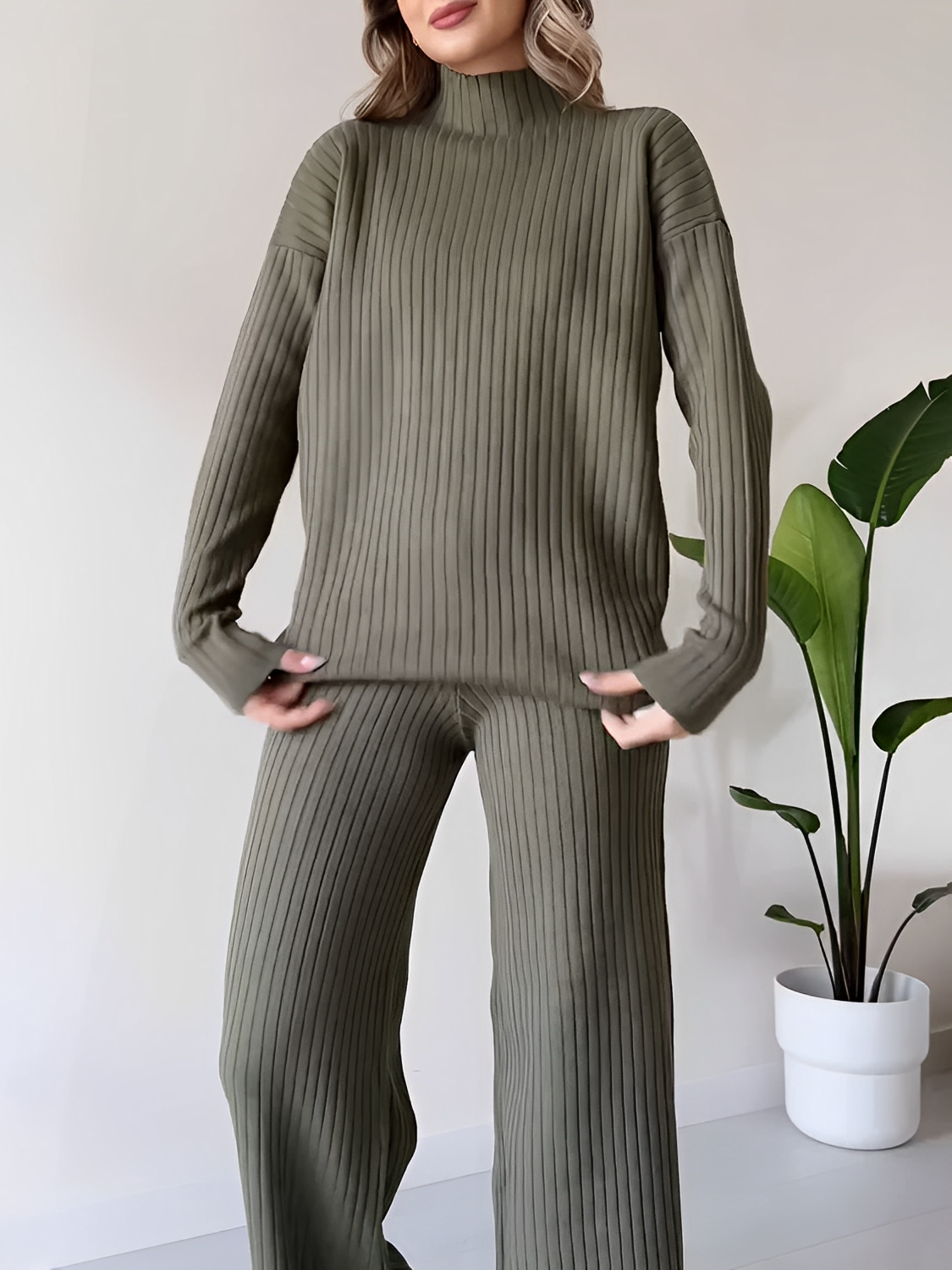 Conjunto de Tricô Canelado com Suéter Mullet Gola Alta e Calça Pantalona