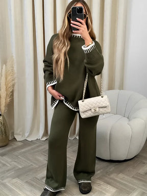Conjunto com Suéter e Calça com Detalhes em Crochê