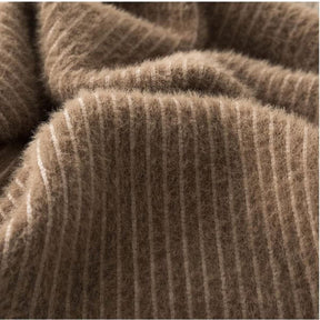 Suéter Cashmere Peluciado com Botões Perolados
