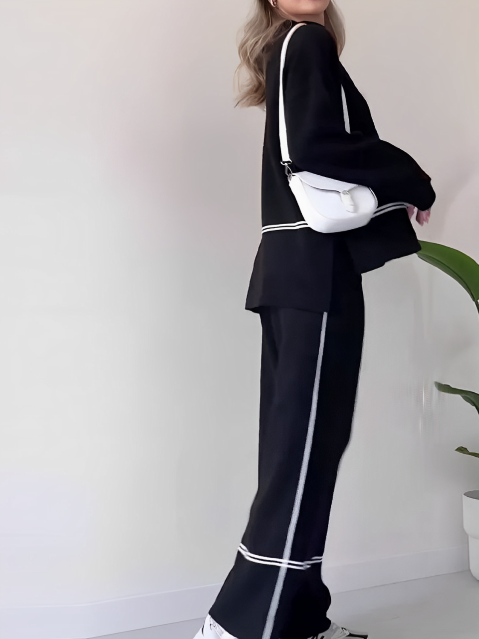 Conjunto de Tricô com Suéter Mullet Gola Alta e Calça Cintura Alta Confortável